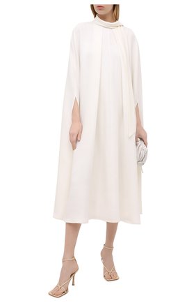 Женское шелковое платье VALENTINO белого цвета по цене 399500 руб., арт. VB3VAUW51MM | Фото 2 Женское шелковое платье VALENTINO белого цвета, арт. VB3VAUW51MM | Фото 2
