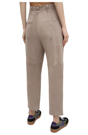 Женские замшевые брюки BRUNELLO CUCINELLI темно-бежевого цвета, арт. M0PCLP7614 | Фото 4 (Материал внешний: Замша, Натуральная кожа; Женское Кросс-КТ: Брюки-одежда, Кожаные брюки; Силуэт Ж (брюки и джинсы): Прямые; Региональные ограничения белый список (Axapta Mercury): RU; Материал подклада: Синтетический материал; Длина (брюки, джинсы): Укороченные; Стили: Кэжуэл)