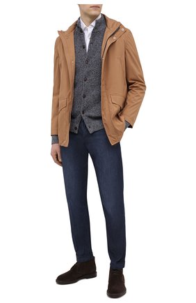 Мужская куртка BRUNELLO CUCINELLI светло-коричневого цвета по цене 299500 руб., арт. MW4376442 | Фото 2 Мужская куртка BRUNELLO CUCINELLI светло-коричневого цвета, арт. MW4376442 | Фото 2 (Материал подклада: Синтетический материал; Стили: Кэжуэл; Кросс-КТ: Куртка, Ветровка; Рукава: Длинные; Материал внешний: Синтетический материал; Длина (верхняя одежда): До середины бедра; Региональные ограничения белый список (Axapta Mercury): RU)