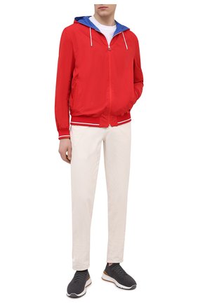 Мужской бомбер KITON красного цвета по цене 350500 руб., арт. UW0912MV07T61 | Фото 2 Мужской бомбер KITON красного цвета, арт. UW0912MV07T61 | Фото 2 (Рукава: Длинные; Материал внешний: Синтетический материал; Принт: Без принта; Длина (верхняя одежда): Короткие; Материал подклада: Купро; Кросс-КТ: Куртка; Стили: Кэжуэл)