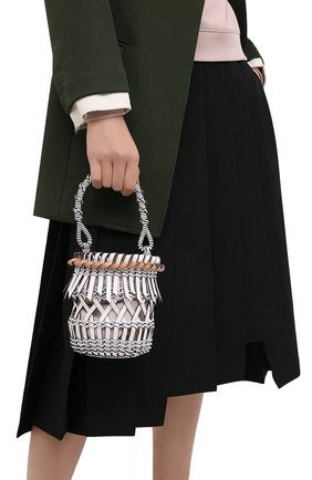 Женская сумка bucket fringes LOEWE белого цвета по цене 117500 руб., арт. 326.05AC19 | Фото 2 Женская сумка bucket fringes LOEWE белого цвета, арт. 326.05AC19 | Фото 2 (Материал: Натуральная кожа; Сумки-технические: Сумки через плечо, Сумки top-handle; Размер: mini; Ремень/цепочка: На ремешке)