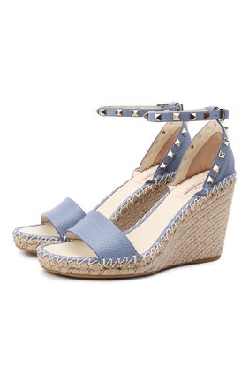 Женские кожаные босоножки rockstud double VALENTINO голубого цвета по цене 49950 руб., арт. VW2S0090/VT0 | Фото 1 Женские кожаные босоножки rockstud double VALENTINO голубого цвета, арт. VW2S0090/VT0 | Фото 1 (Каблук тип: Танкетка; Каблук высота: Высокий; Материал внутренний: Натуральная кожа; Подошва: Платформа; Материал внешний: Кожа)
