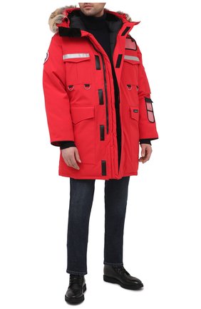 Мужская пуховая парка resolute CANADA GOOSE красного цвета по цене 139500 руб., арт. 8501M | Фото 2 Мужская пуховая парка resolute CANADA GOOSE красного цвета, арт. 8501M | Фото 2