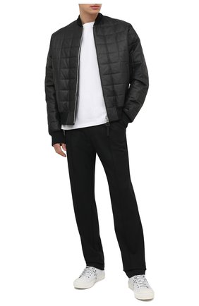 Мужская хлопковая футболка VALENTINO белого цвета по цене 39950 руб., арт. VV3MG03S742 | Фото 2 Мужская хлопковая футболка VALENTINO белого цвета, арт. VV3MG03S742 | Фото 2