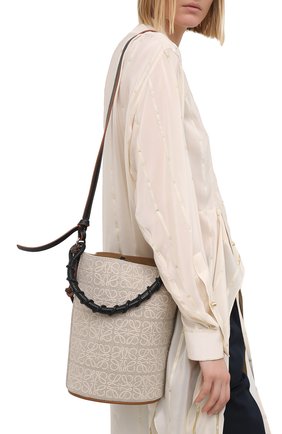 Женская сумка bucket LOEWE бежевого цвета по цене 144000 руб., арт. A650Z85X11 | Фото 5 Женская сумка bucket LOEWE бежевого цвета, арт. A650Z85X11 | Фото 5
