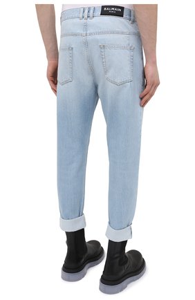 Мужские джинсы BALMAIN голубого цвета, арт. VH1MM000/119D | Фото 4 (Силуэт М (брюки): Прямые; Кросс-КТ: Деним; Материал внешний: Хлопок; Длина (брюки, джинсы): Укороченные; Стили: Кэжуэл)