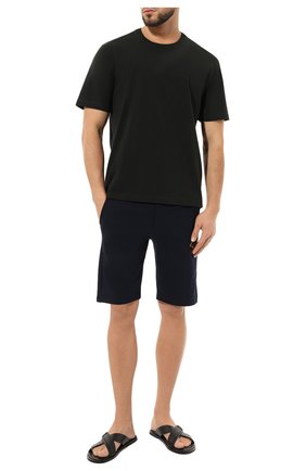 Мужские кожаные шлепанцы GIORGIO ARMANI черного цвета по цене 37700 руб., арт. X2P045/XM838 | Фото 2 Мужские кожаные шлепанцы GIORGIO ARMANI черного цвета, арт. X2P045/XM838 | Фото 2