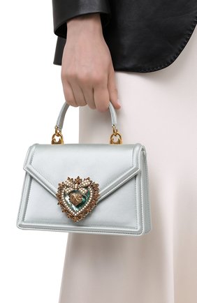 Женская сумка devotion DOLCE & GABBANA голубого цвета по цене 126000 руб., арт. BB6711/AW132 | Фото 2 Женская сумка devotion DOLCE & GABBANA голубого цвета, арт. BB6711/AW132 | Фото 2 (Женское Кросс-КТ: Вечерняя сумка; Сумки-технические: Сумки через плечо, Сумки top-handle; Размер: mini; Ремень/цепочка: На ремешке; Материал: Текстиль)