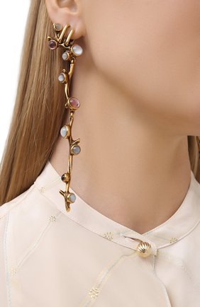 Женские клипсы CHLOÉ золотого цвета по цене 47450 руб., арт. CHC20WFE90BGS | Фото 2 Женские клипсы CHLOÉ золотого цвета, арт. CHC20WFE90BGS | Фото 2