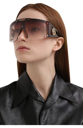 Женские солнцезащитные очки VERSACE коричневого цвета по цене 22900 руб., арт. 4393-52171W | Фото 8 Женские солнцезащитные очки VERSACE коричневого цвета, арт. 4393-52171W | Фото 8