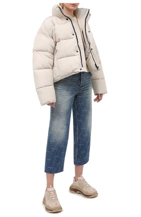 Женская пуховая куртка BALENCIAGA кремвого цвета по цене 191500 руб., арт. 642227/TYD36 | Фото 2 Женская пуховая куртка BALENCIAGA кремвого цвета, арт. 642227/TYD36 | Фото 2