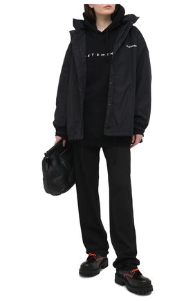 Женский хлопковое худи VETEMENTS черного цвета по цене 72600 руб., арт. UE51TR350B 1604/W | Фото 2 Женский хлопковое худи VETEMENTS черного цвета, арт. UE51TR350B 1604/W | Фото 2