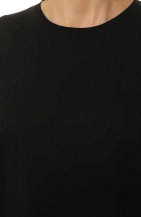 Женская хлопковая футболка TOTÊME черного цвета, арт. 211-472-770 | Фото 5 (Принт: Без принта; Рукава: Короткие; Длина (для топов): Стандартные; Материал внешний: Хлопок; Стили: Классический; Женское Кросс-КТ: Футболка-одежда)