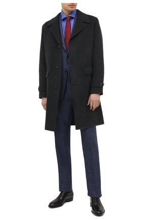 Мужская хлопковая сорочка KITON синего цвета по цене 51600 руб., арт. UCCH0770909 | Фото 2 Мужская хлопковая сорочка KITON синего цвета, арт. UCCH0770909 | Фото 2 (Случай: Формальный; Рукава: Длинные; Длина (для топов): Стандартные; Принт: Однотонные; Материал внешний: Хлопок; Рубашки М: Slim Fit; Стили: Классический; Манжеты: На пуговицах; Воротник: Акула; Региональные ограничения белый список (Axapta Mercury): RU)