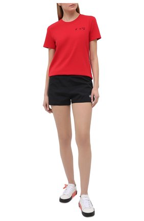 Женская хлопковая футболка OFF-WHITE красного цвета по цене 18750 руб., арт. 0WAA049R21JER004 | Фото 2 Женская хлопковая футболка OFF-WHITE красного цвета, арт. 0WAA049R21JER004 | Фото 2