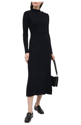 Женское шерстяное платье REDVALENTINO темно-синего цвета по цене 69950 руб., арт. VR3KD01U/5P6 | Фото 2 Женское шерстяное платье REDVALENTINO темно-синего цвета, арт. VR3KD01U/5P6 | Фото 2 (Женское Кросс-КТ: платье-футляр; Стили: Романтичный; Рукава: Длинные; Длина Ж (юбки, платья, шорты): Миди; Кросс-КТ: Трикотаж; Материал внешний: Шерсть; Случай: Повседневный)