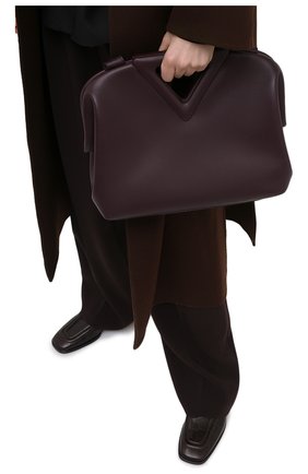 Женская сумка point medium BOTTEGA VENETA темно-фиолетового цвета по цене 220500 руб., арт. 652446/VCP40 | Фото 2 Женская сумка point medium BOTTEGA VENETA темно-фиолетового цвета, арт. 652446/VCP40 | Фото 2 (Ремень/цепочка: На ремешке; Сумки-технические: Сумки top-handle, Сумки через плечо; Размер: medium; Материал: Натуральная кожа)