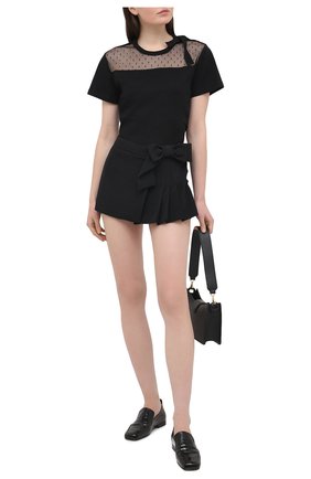 Женская юбка-шорты REDVALENTINO черного цвета по цене 30850 руб., арт. VR3RFE65/2EU | Фото 2 Женская юбка-шорты REDVALENTINO черного цвета, арт. VR3RFE65/2EU | Фото 2 (Материал внешний: Вискоза, Синтетический материал; Женское Кросс-КТ: юбка-шорты, Юбка-одежда; Стили: Романтичный; Длина Ж (юбки, платья, шорты): Мини)