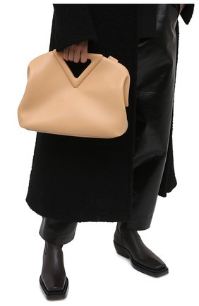 Женская сумка point medium BOTTEGA VENETA бежевого цвета по цене 299500 руб., арт. 652446/VCP40 | Фото 2 Женская сумка point medium BOTTEGA VENETA бежевого цвета, арт. 652446/VCP40 | Фото 2 (Сумки-технические: Сумки через плечо, Сумки top-handle; Размер: medium; Материал: Натуральная кожа; Региональные ограничения белый список (Axapta Mercury): RU; Ремень/цепочка: На ремешке)
