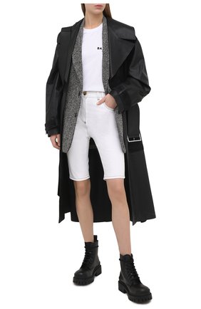 Женские джинсовые шорты BALMAIN белого цвета по цене 56300 руб., арт. VF15425/D087 | Фото 2 Женские джинсовые шорты BALMAIN белого цвета, арт. VF15425/D087 | Фото 2