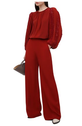 Женские брюки из вискозы CHLOÉ красного цвета по цене 125000 руб., арт. CHC21SPA81036 | Фото 2 Женские брюки из вискозы CHLOÉ красного цвета, арт. CHC21SPA81036 | Фото 2