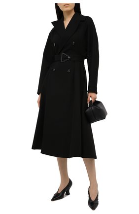 Женские кожаные туфли almond BOTTEGA VENETA черного цвета по цене 59950 руб., арт. 651354/VBP10 | Фото 2 Женские кожаные туфли almond BOTTEGA VENETA черного цвета, арт. 651354/VBP10 | Фото 2