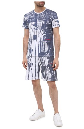 Мужская хлопковая футболка ALEXANDER MCQUEEN синего цвета по цене 35400 руб., арт. 650408/QQZ62 | Фото 2 Мужская хлопковая футболка ALEXANDER MCQUEEN синего цвета, арт. 650408/QQZ62 | Фото 2 (Рукава: Короткие; Длина (для топов): Стандартные; Стили: Гранж; Принт: С принтом; Материал внешний: Хлопок)