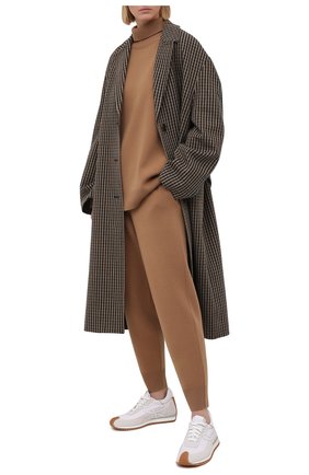 Женские кашемировые джоггеры BURBERRY бежевого цвета по цене 67100 руб., арт. 8037510 | Фото 2 Женские кашемировые джоггеры BURBERRY бежевого цвета, арт. 8037510 | Фото 2