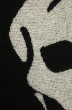 Женский шарф ALEXANDER MCQUEEN черно-белого цвета, арт. 628294/3C78Q | Фото 2 (Материал: Текстиль, Синтетический материал, Шерсть)
