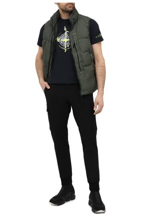 Мужская хлопковая футболка STONE ISLAND темно-синего цвета по цене 12650 руб., арт. 74152NS83 | Фото 2 Мужская хлопковая футболка STONE ISLAND темно-синего цвета, арт. 74152NS83 | Фото 2 (Материал внешний: Хлопок; Длина (для топов): Стандартные; Принт: С принтом; Стили: Кэжуэл; Рукава: Короткие)