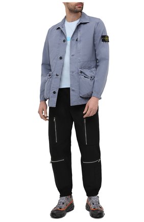 Мужская хлопковая куртка STONE ISLAND синего цвета по цене 47500 руб., арт. 7415439WN | Фото 2 Мужская хлопковая куртка STONE ISLAND синего цвета, арт. 7415439WN | Фото 2 (Материал внешний: Хлопок; Кросс-КТ: Куртка, Ветровка; Рукава: Длинные; Стили: Кэжуэл; Длина (верхняя одежда): Короткие)