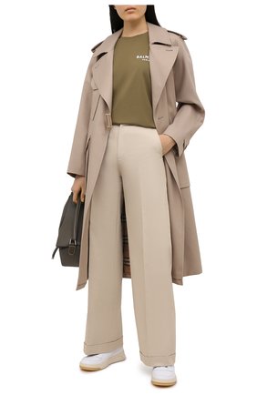 Женская хлопковая футболка BALMAIN хаки цвета по цене 23350 руб., арт. ZF41351/B025 | Фото 2 Женская хлопковая футболка BALMAIN хаки цвета, арт. ZF41351/B025 | Фото 2