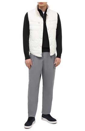 Мужские хлопковые брюки-карго GIORGIO ARMANI серого цвета по цене 56250 руб., арт. 1SGPP0GT/T02EY | Фото 2 Мужские хлопковые брюки-карго GIORGIO ARMANI серого цвета, арт. 1SGPP0GT/T02EY | Фото 2