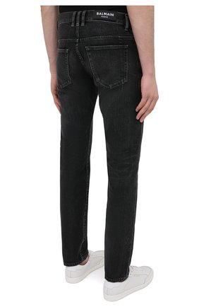 Мужские джинсы BALMAIN темно-серого цвета, арт. VH1MH000/099D | Фото 4 (Силуэт М (брюки): Узкие; Кросс-КТ: Деним; Длина (брюки, джинсы): Стандартные; Стили: Гранж; Материал внешний: Хлопок; Детали: Потертости)