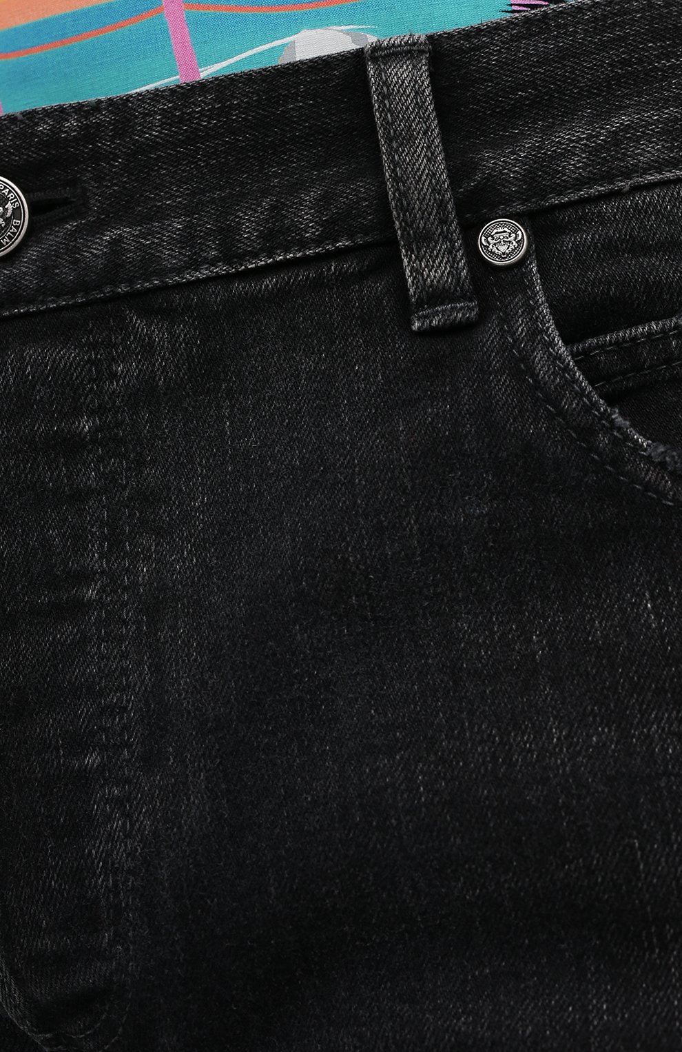 Мужские джинсы BALMAIN темно-серого цвета, арт. VH1MH000/099D | Фото 5 (Силуэт М (брюки): Узкие; Кросс-КТ: Деним; Длина (брюки, джинсы): Стандартные; Стили: Гранж; Материал внешний: Хлопок; Детали: Потертости)