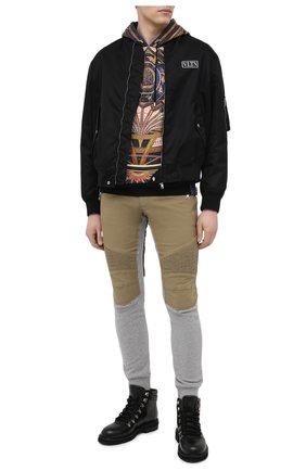 Мужские хлопковые джоггеры BALMAIN серого цвета по цене 129500 руб., арт. VH1MD005/009D | Фото 2 Мужские хлопковые джоггеры BALMAIN серого цвета, арт. VH1MD005/009D | Фото 2