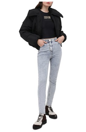 Женская футболка VERSACE JEANS COUTURE черного цвета по цене 8815 руб., арт. B2HWA703-WDP602/04745 | Фото 2 Женская футболка VERSACE JEANS COUTURE черного цвета, арт. B2HWA703-WDP602/04745 | Фото 2