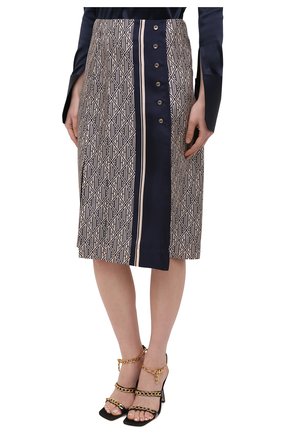 Женская шелковая юбка CHLOÉ синего цвета по цене 119000 руб., арт. CHC21SJU02354 | Фото 2 Женская шелковая юбка CHLOÉ синего цвета, арт. CHC21SJU02354 | Фото 2 (Материал внешний: Шелк; Женское Кросс-КТ: Юбка-одежда; Стили: Кэжуэл; Материал подклада: Шелк; Длина Ж (юбки, платья, шорты): До колена)