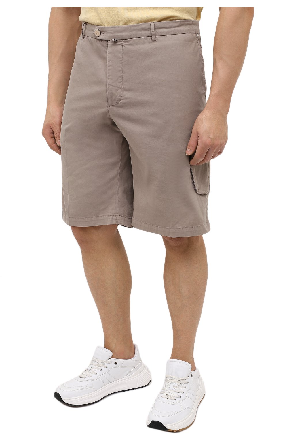 Мужские шорты из хлопка и шелка KITON темно-бежевого цвета, арт. UFPPBJ07T42/44-52 | Фото 3 (Силуэт М (брюки): Карго; Big sizes: Big Sizes; Мужское Кросс-КТ: Шорты-одежда; Принт: Без принта; Случай: Повседневный; Длина Шорты М: Ниже колена; Региональные ограничения белый список (Axapta Mercury): RU; Материал внешний: Хлопок; Стили: Кэжуэл)