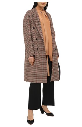 Женские замшевые туфли SANTONI черного цвета по цене 42400 руб., арт. WDHC58609HI2NMGDN01 | Фото 2 Женские замшевые туфли SANTONI черного цвета, арт. WDHC58609HI2NMGDN01 | Фото 2
