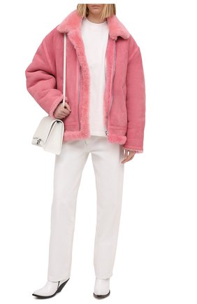 Женская дубленка VETEMENTS розового цвета по цене 338500 руб., арт. UE51JA920P 2400/W | Фото 2 Женская дубленка VETEMENTS розового цвета, арт. UE51JA920P 2400/W | Фото 2 (Длина (верхняя одежда): Короткие; Стили: Романтичный; Материал внешний: Натуральный мех; Рукава: Длинные)