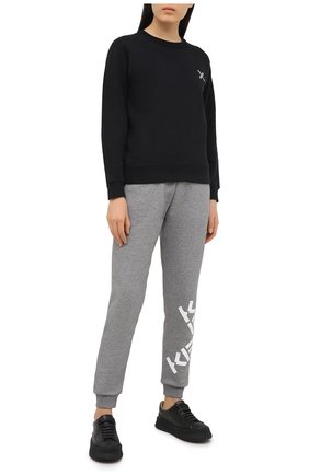 Женские хлопковые джоггеры kenzo sport KENZO серого цвета по цене 19950 руб., арт. FA62PA7224MS | Фото 2 Женские хлопковые джоггеры kenzo sport KENZO серого цвета, арт. FA62PA7224MS | Фото 2