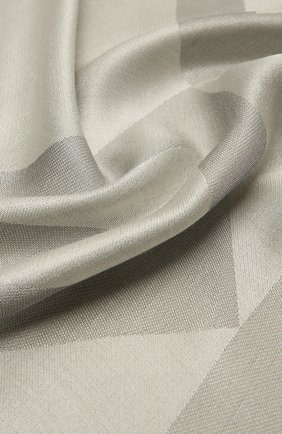 Женская шаль из шелка и вискозы GIVENCHY серебряного цвета по цене 44450 руб., арт. GW1414/J4234 | Фото 2 Женская шаль из шелка и вискозы GIVENCHY серебряного цвета, арт. GW1414/J4234 | Фото 2