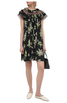 Женское платье REDVALENTINO разноцветного цвета по цене 42750 руб., арт. VR3MJ06J/5PN | Фото 2 Женское платье REDVALENTINO разноцветного цвета, арт. VR3MJ06J/5PN | Фото 2 (Длина Ж (юбки, платья, шорты): До колена; Случай: Повседневный; Материал внешний: Синтетический материал; Стили: Романтичный; Женское Кросс-КТ: Платье-одежда; Рукава: Короткие)
