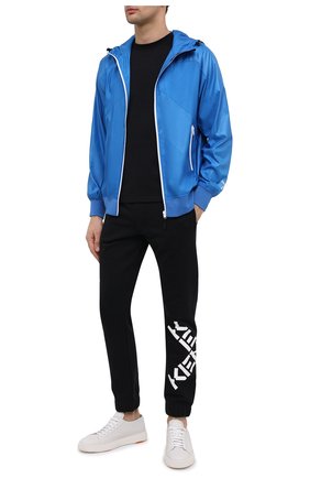 Мужская хлопковая футболка KENZO черного цвета по цене 9255 руб., арт. FB55TS0034SA | Фото 2 Мужская хлопковая футболка KENZO черного цвета, арт. FB55TS0034SA | Фото 2 (Длина (для топов): Стандартные; Рукава: Короткие; Стили: Спорт-шик, Гранж; Материал внешний: Хлопок; Принт: Без принта)