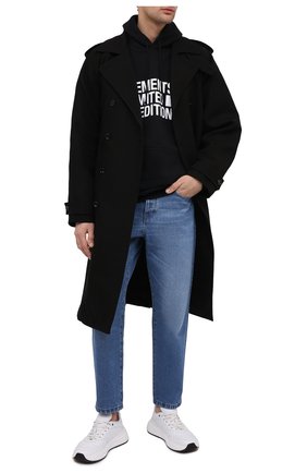 Мужской хлопковое худи VETEMENTS черного цвета по цене 68550 руб., арт. UE51TR820B 1604/M | Фото 2 Мужской хлопковое худи VETEMENTS черного цвета, арт. UE51TR820B 1604/M | Фото 2 (Длина (для топов): Стандартные; Материал внешний: Хлопок; Принт: С принтом; Рукава: Длинные; Стили: Гранж; Мужское Кросс-КТ: Худи-одежда)