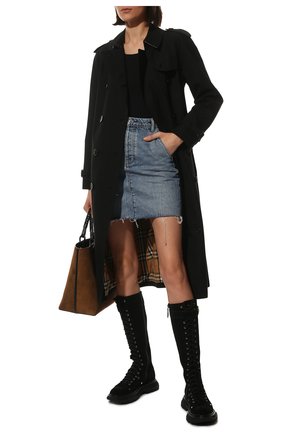 Женские замшевые сапоги ALEXANDER MCQUEEN черного цвета по цене 107000 руб., арт. 595466/WHZ28 | Фото 2 Женские замшевые сапоги ALEXANDER MCQUEEN черного цвета, арт. 595466/WHZ28 | Фото 2 (Материал внутренний: Натуральная кожа; Подошва: Платформа; Высота голенища: Средние; Каблук высота: Низкий; Каблук тип: Устойчивый; Материал внешний: Замша)