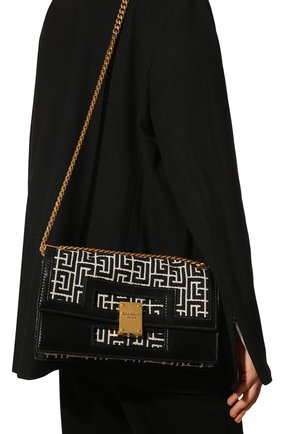 Женская сумка BALMAIN черного цвета, арт. VN1S608/TJGH | Фото 2 (Материал: Текстиль; Сумки-технические: Сумки через плечо; Размер: medium; Ремень/цепочка: С цепочкой, На ремешке)