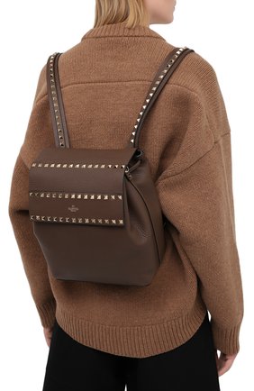 Женский рюкзак rockstud VALENTINO темно-бежевого цвета по цене 152500 руб., арт. VW2B0H60/YRK | Фото 2 Женский рюкзак rockstud VALENTINO темно-бежевого цвета, арт. VW2B0H60/YRK | Фото 2