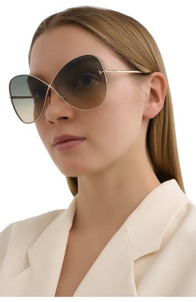 Женские солнцезащитные очки TOM FORD голубого цвета по цене 38000 руб., арт. TF842 | Фото 2 Женские солнцезащитные очки TOM FORD голубого цвета, арт. TF842 | Фото 2